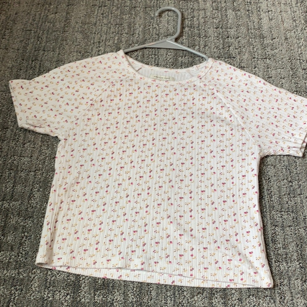 cropped flower American eagle Woman’s medium shirt